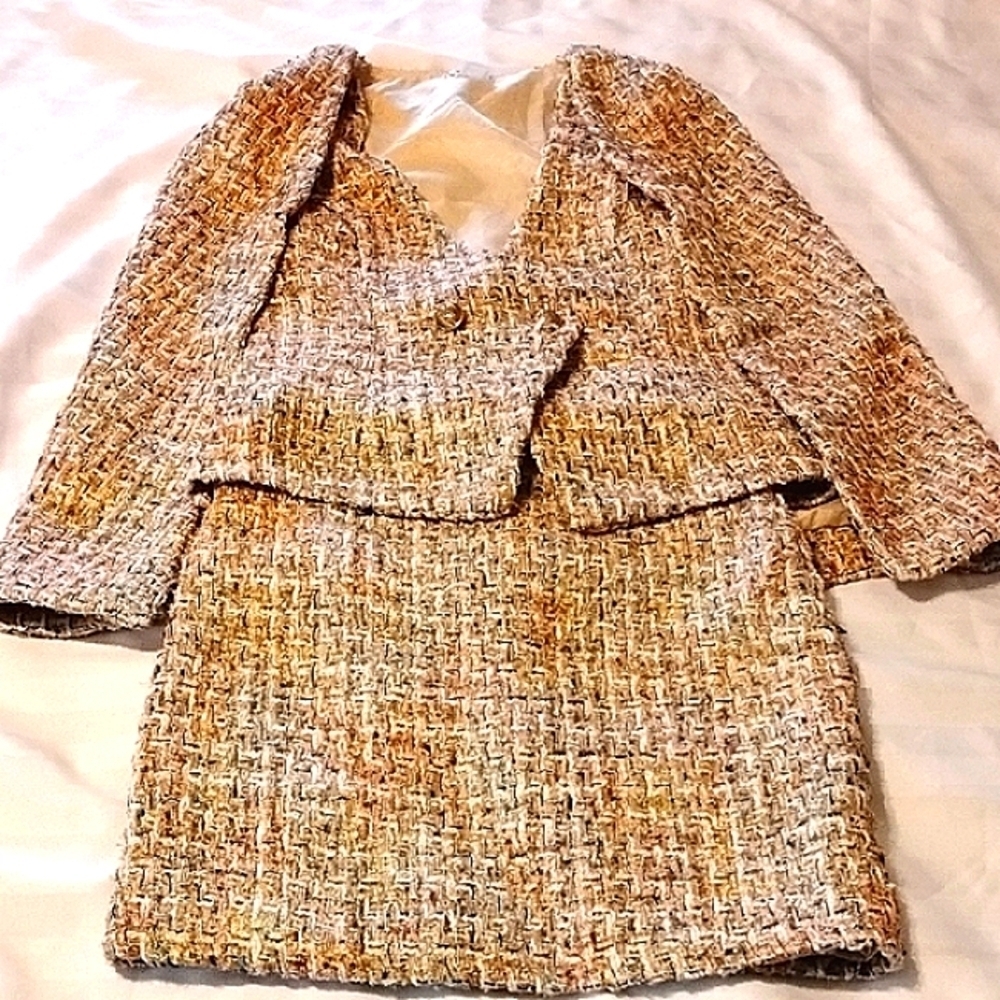 Venus Woman's Multi Color Two Piece Skirt & Cape Vest Set, Size: 2